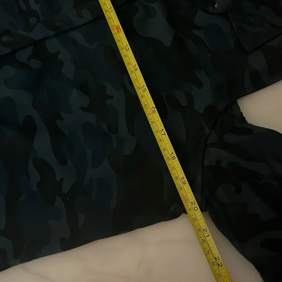 Rock & Republic Button Down Camouflage Western Ruffle Size M Longsleeve Fall - Picture 12 of 13